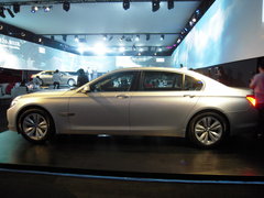 2009款 730Li 3.0L 豪华型
