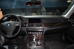 2009款 730Li 3.0L 豪华型