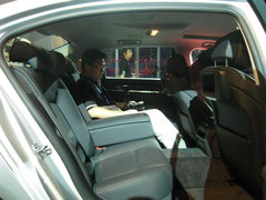 2009款 730Li 3.0L 豪华型