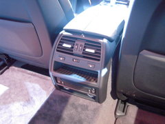 2009款 730Li 3.0L 豪华型