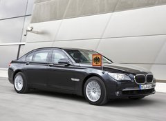 2009款 730Li 3.0L 豪华型