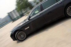 2009款 730Li 3.0L 豪华型