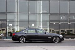2009款 730Li 3.0L 豪华型