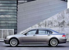 2009款 730Li 3.0L 豪华型