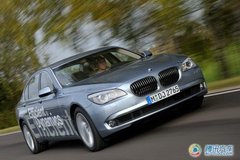 2009款 730Li 3.0L 豪华型