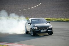 2009款 730Li 3.0L 豪华型