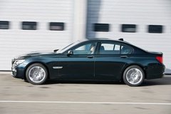2009款 730Li 3.0L 豪华型