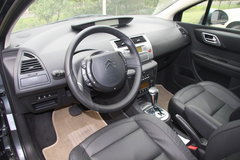 2010款 两厢 2.0L 自动 时尚型