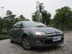 2010款 两厢 2.0L 自动 时尚型