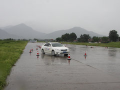 2009款 2.7L 自动 两驱精英版 5座