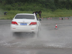 2009款 2.7L 自动 两驱精英版 5座