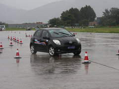 2009款 2.7L 自动 两驱精英版 5座