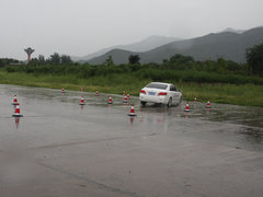 2009款 2.7L 自动 两驱精英版 5座