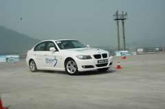 2009款 320i 2.0L 时尚型