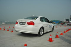 2009款 320i 2.0L 时尚型