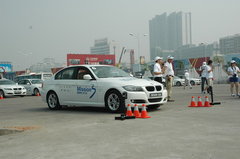 2009款 320i 2.0L 时尚型