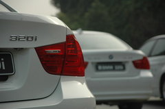 2009款 320i 2.0L 时尚型