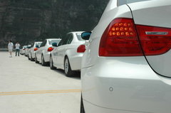 2009款 320i 2.0L 时尚型