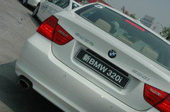 2009款 320i 2.0L 时尚型