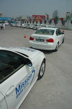 2009款 320i 2.0L 时尚型