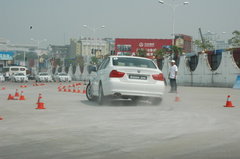 2009款 320i 2.0L 时尚型