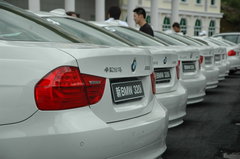 2009款 320i 2.0L 时尚型