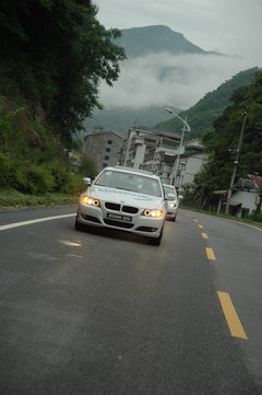 2009款 320i 2.0L 时尚型