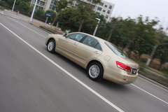 2009款 240E 2.4L AT 精英版
