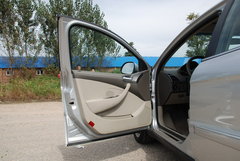2009款 2.0L 自动 标准型