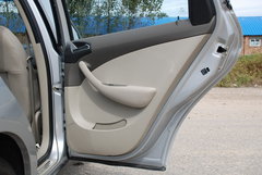 2009款 2.0L 自动 标准型
