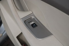 2009款 2.0L 自动 标准型