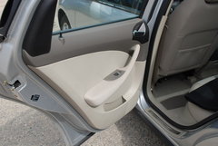 2009款 2.0L 自动 标准型