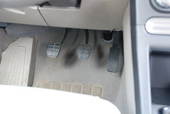 2009款 2.0L 自动 标准型
