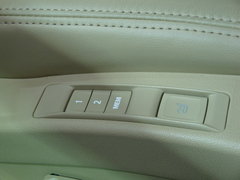 2010款 3.0L 自动 旗舰版