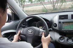 2009款 2.0L CVT 豪华版