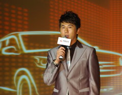 2009款 时尚版 2.0 手动豪华四驱 艺术版