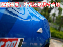 2009款 时尚版 2.0 手动豪华四驱 艺术版