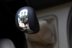2009款 时尚版 2.0 手动豪华四驱 艺术版