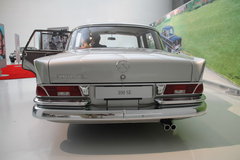 2010款 S300 3.0L 豪华型