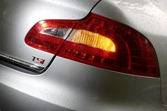 2009款 2.0L 自动 旗舰版