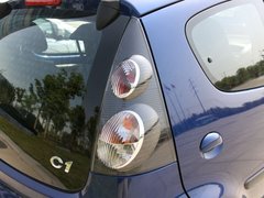2011款 1.0 手动 舒适型