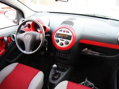 2011款 1.0 手动 舒适型