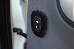 2011款 1.0 手动 舒适型