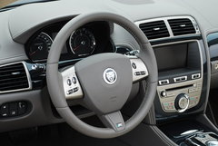 2009款 5.0 自动 V8机械增压硬顶跑车