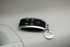 2009款 5.0 自动 V8机械增压硬顶跑车