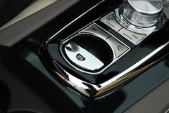 2009款 5.0 自动 V8机械增压硬顶跑车