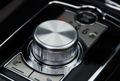 2009款 5.0 自动 V8机械增压硬顶跑车
