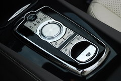 2009款 5.0 自动 V8机械增压硬顶跑车