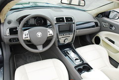 2009款 5.0 自动 V8机械增压硬顶跑车