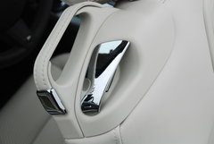 2009款 5.0 自动 V8机械增压硬顶跑车